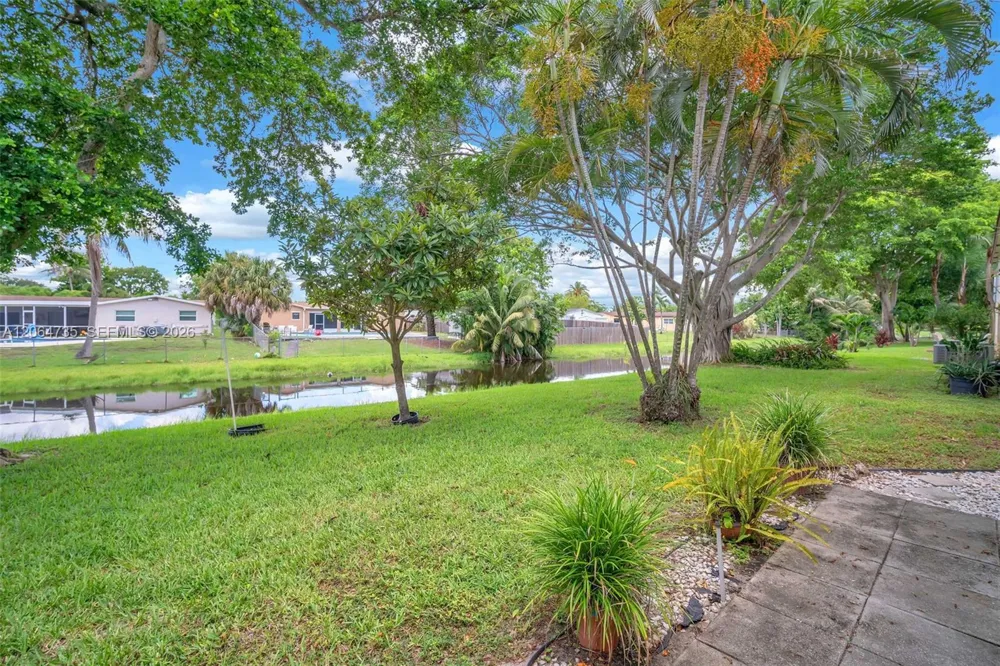 301 NW 76th Ave #102 Margate, FL 33063