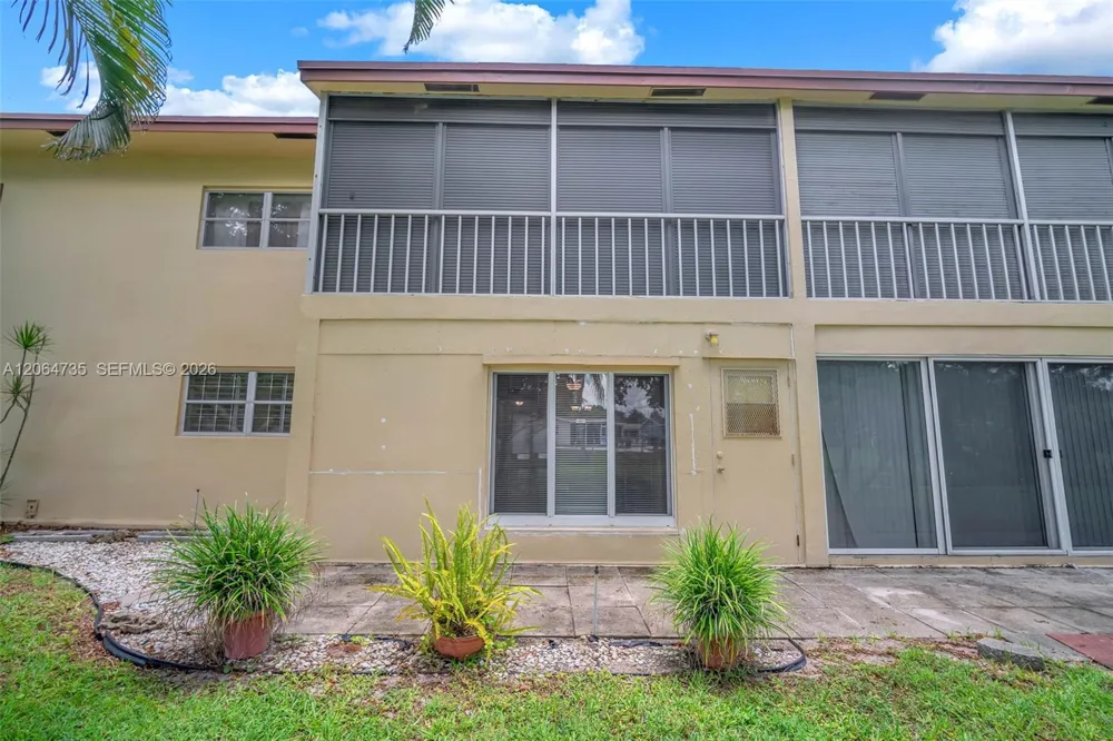 301 NW 76th Ave #102 Margate, FL 33063