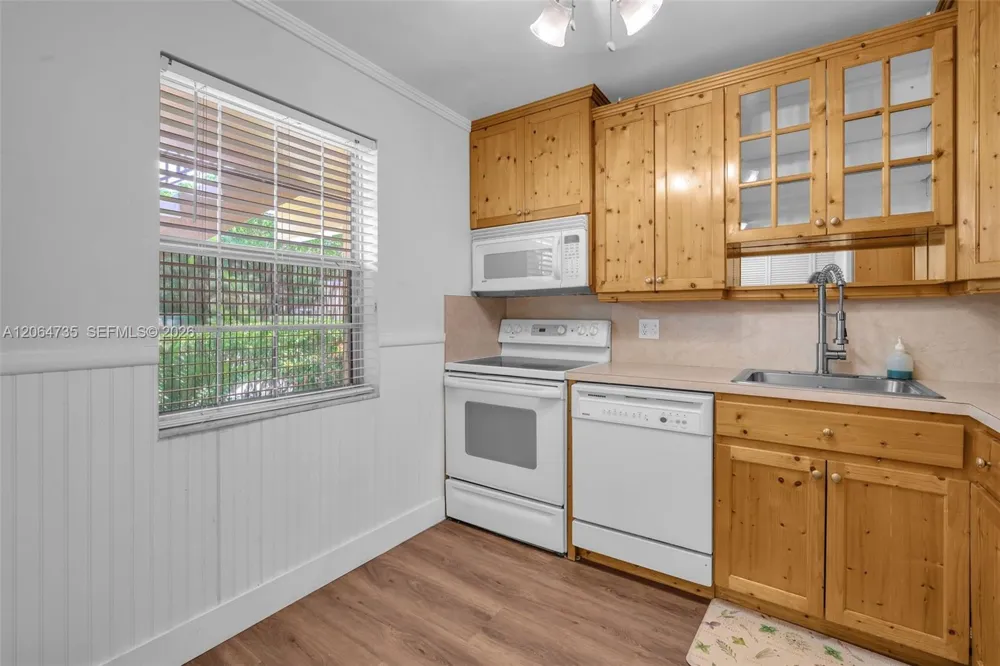 301 NW 76th Ave #102 Margate, FL 33063