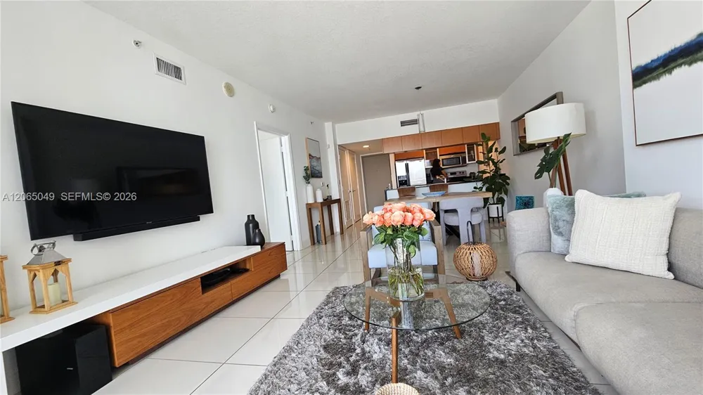 1750 Bayshore Dr #2010 Miami, FL 33132