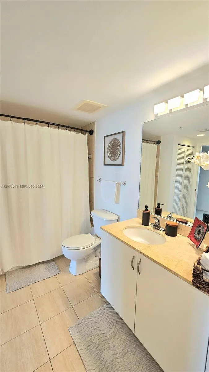 1750 Bayshore Dr #2010 Miami, FL 33132