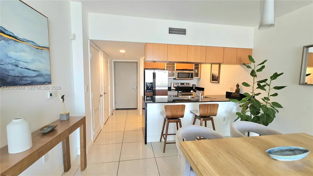 1750 Bayshore Dr #2010 Miami, FL 33132
