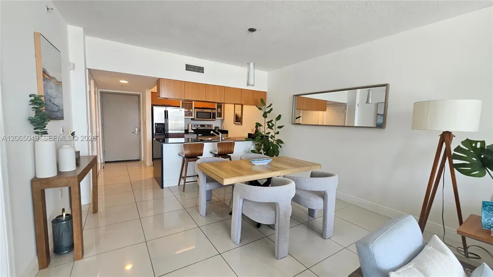 1750 Bayshore Dr #2010 Miami, FL 33132