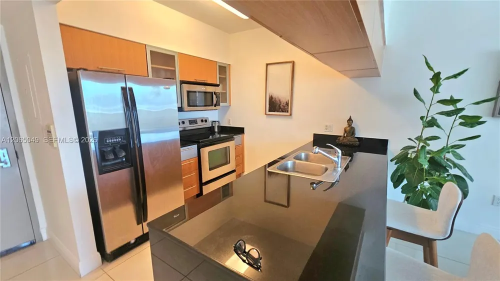 1750 Bayshore Dr #2010 Miami, FL 33132