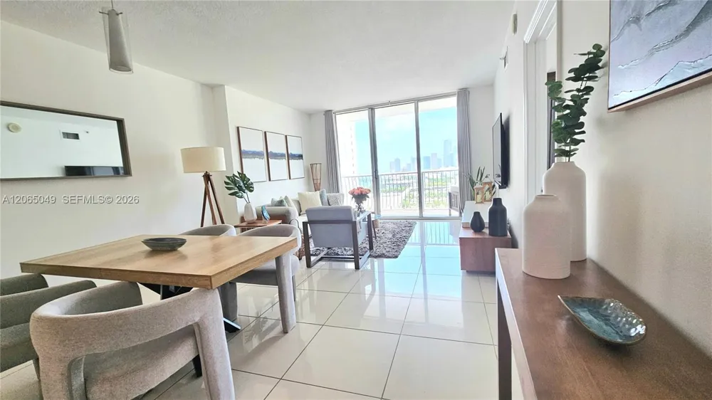 1750 Bayshore Dr #2010 Miami, FL 33132