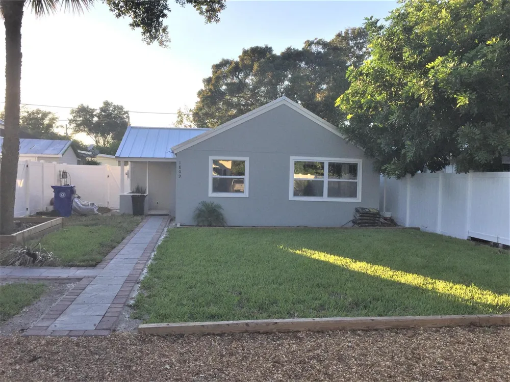 1809 21ST AVENUE Vero Beach, FL 32960
