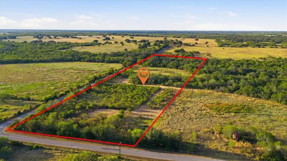 8251 CR 106 Beeville, TX 78102