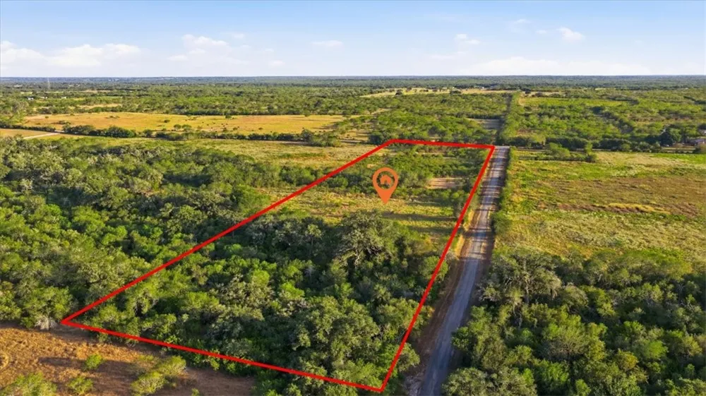 8251 CR 106 Beeville, TX 78102