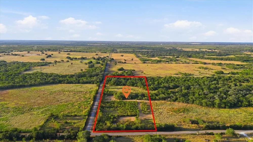 8251 CR 106 Beeville, TX 78102