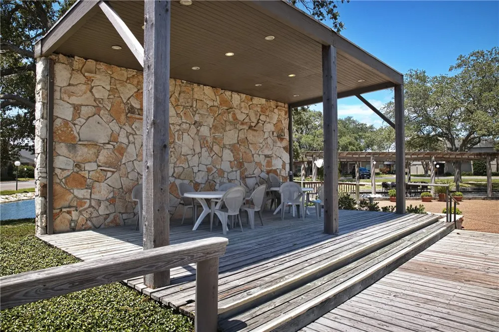 136 Lake Shore Drive #136 Corpus Christi, TX 78413