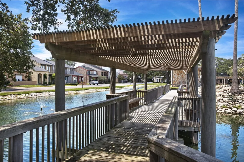 136 Lake Shore Drive #136 Corpus Christi, TX 78413