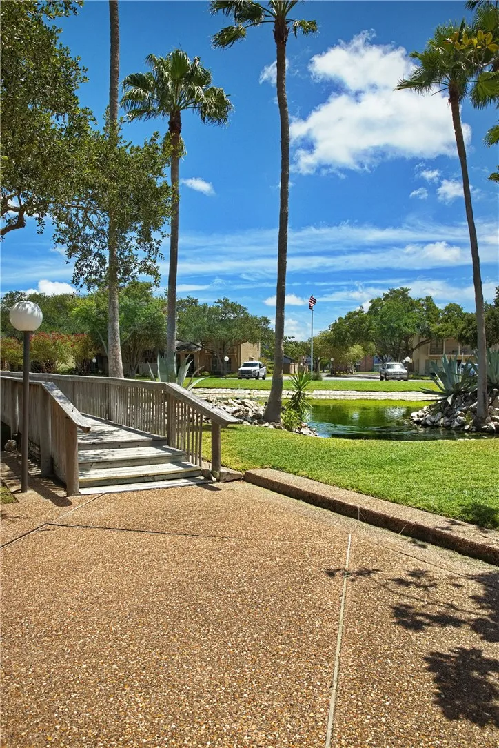 136 Lake Shore Drive #136 Corpus Christi, TX 78413