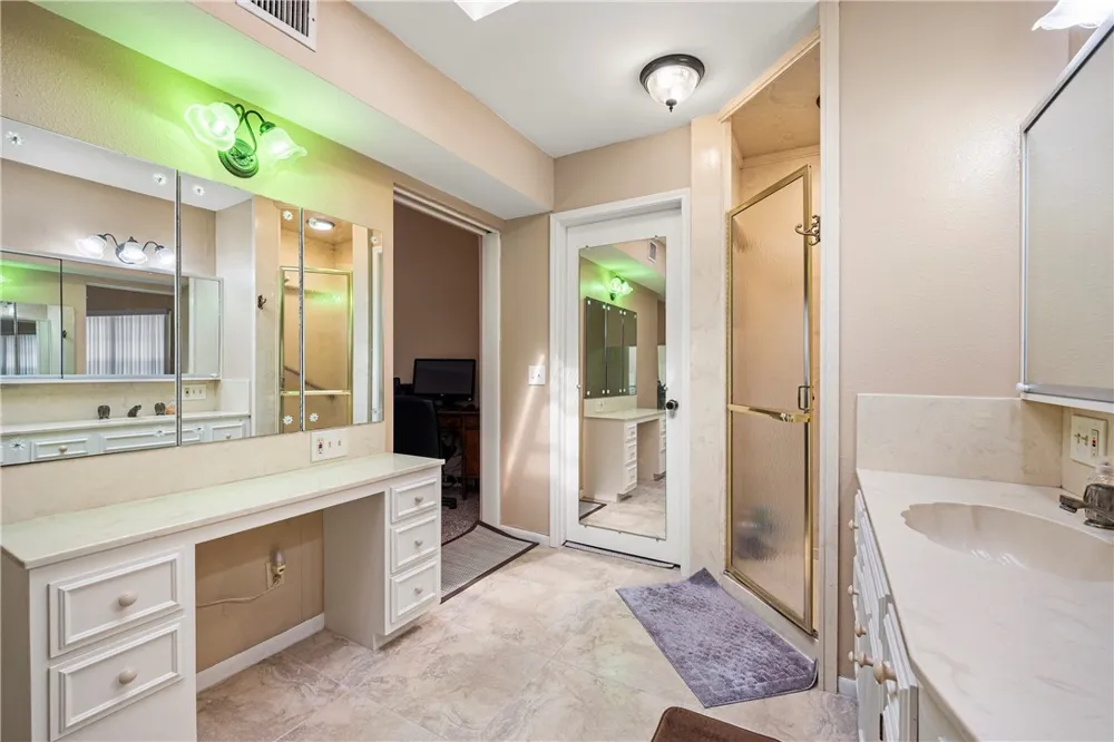 136 Lake Shore Drive #136 Corpus Christi, TX 78413