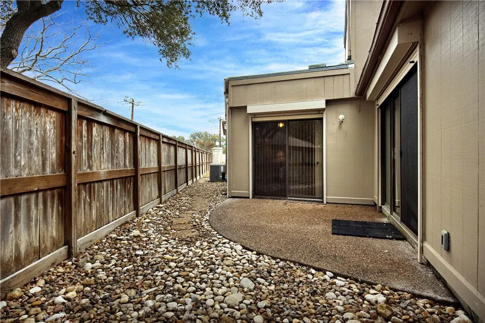 136 Lake Shore Drive #136 Corpus Christi, TX 78413