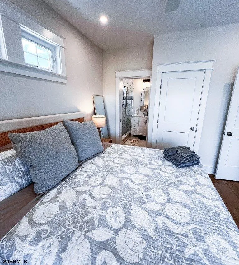 801 Stenton Pl Ocean City, NJ 08226