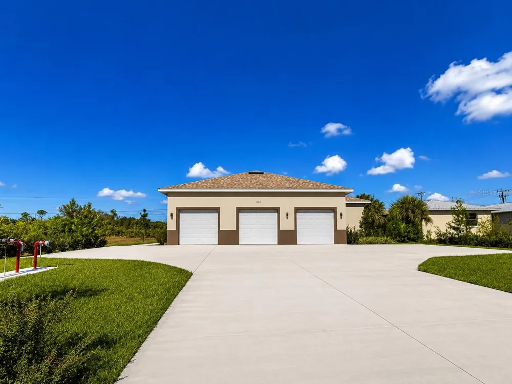 289 BOUNDARY BOULEVARD #204 Rotonda West, FL 33947