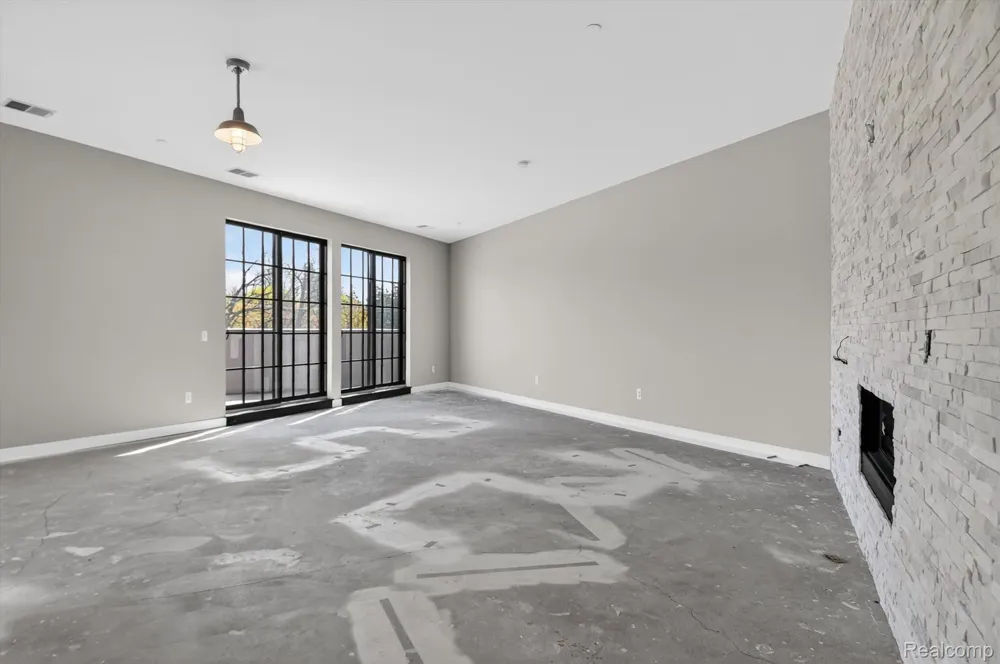 804 Main Street #3A Rochester City, MI 48307