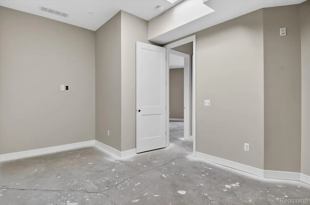804 Main Street #3A Rochester City, MI 48307