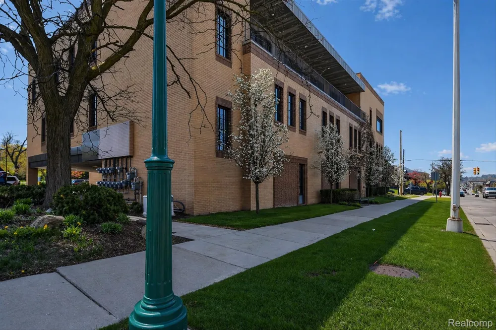 804 Main Street #3A Rochester City, MI 48307