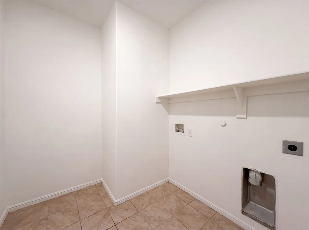 748 Wylie Street Crowley, TX 76036