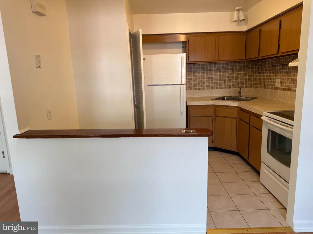 512 STIDMAN DRIVE #D-3 Springfield, PA 19064