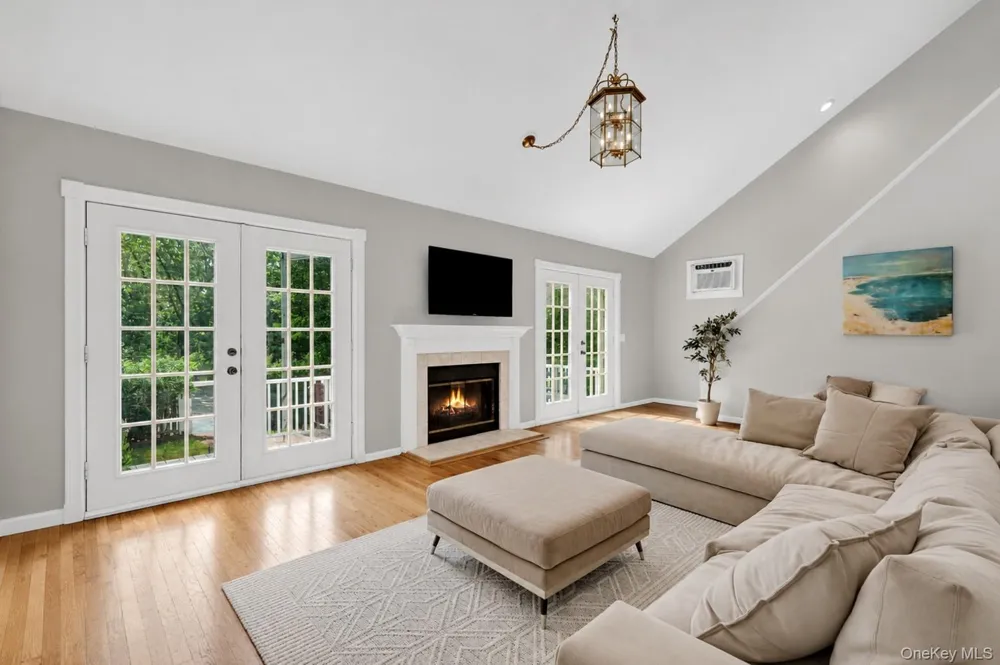 155 Little Fresh Pond Road Southampton, NY 11968