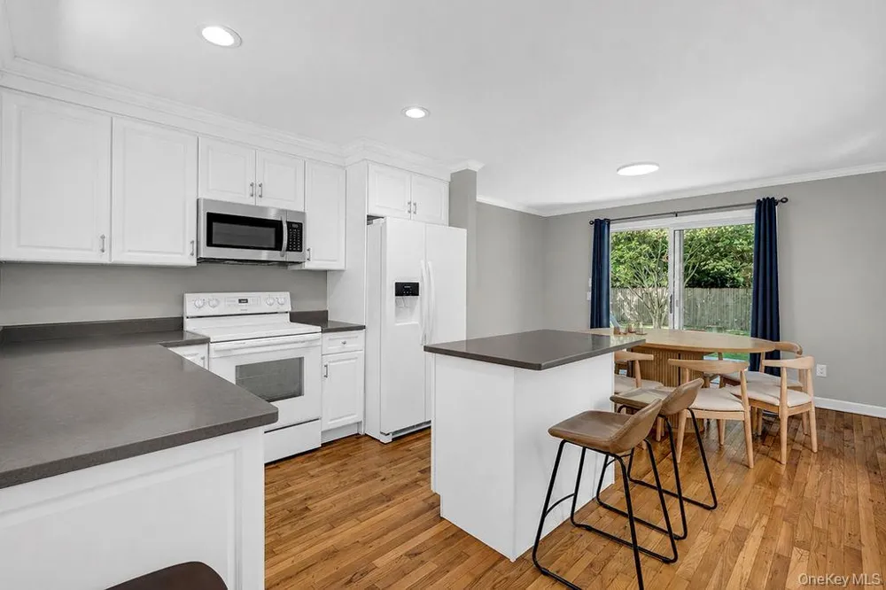 155 Little Fresh Pond Road Southampton, NY 11968