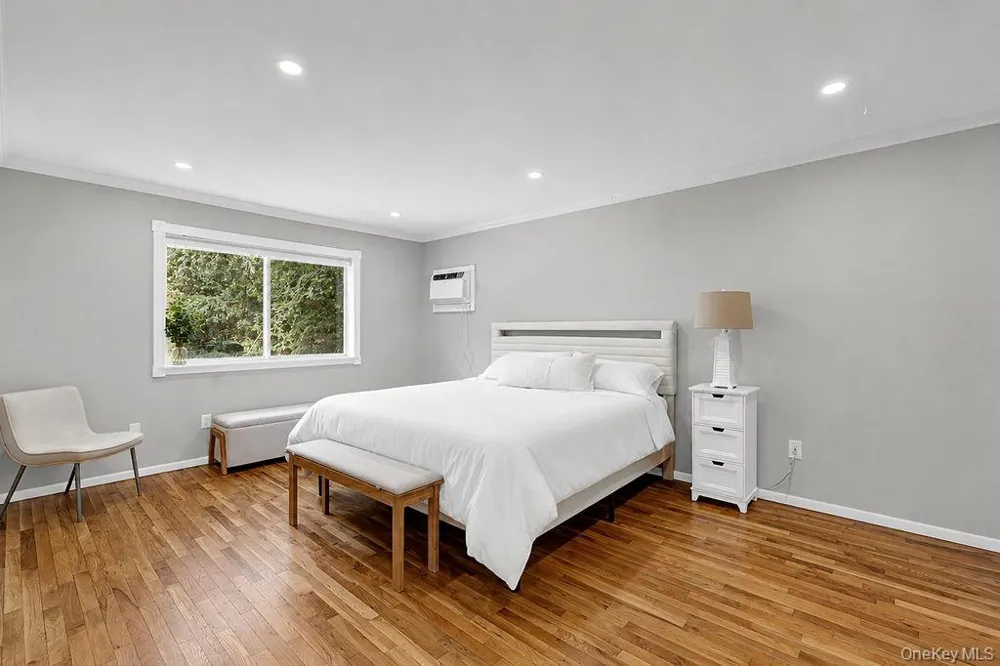 155 Little Fresh Pond Road Southampton, NY 11968