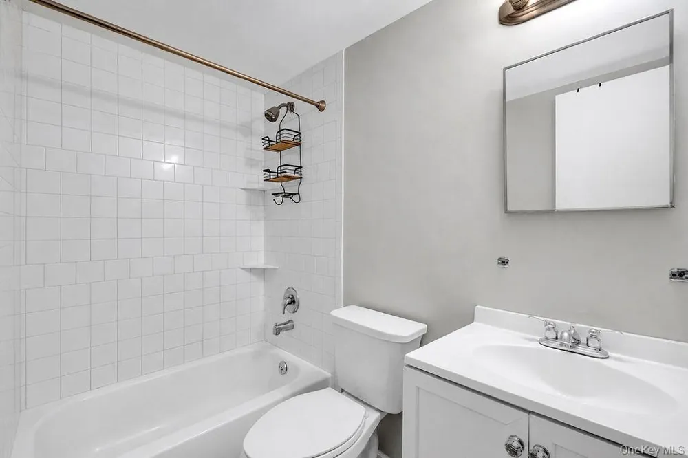 155 Little Fresh Pond Road Southampton, NY 11968