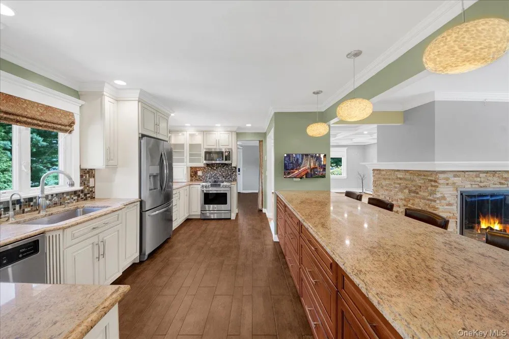 236 Westlake Drive Valhalla, NY 10595