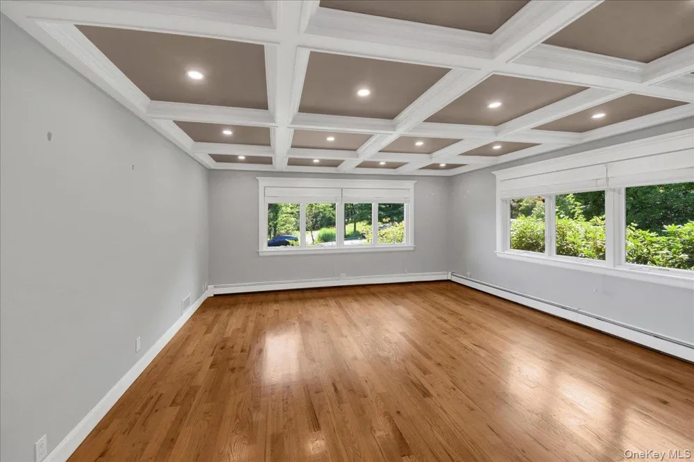236 Westlake Drive Valhalla, NY 10595