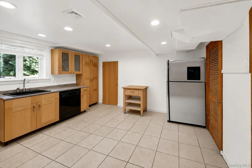 236 Westlake Drive Valhalla, NY 10595