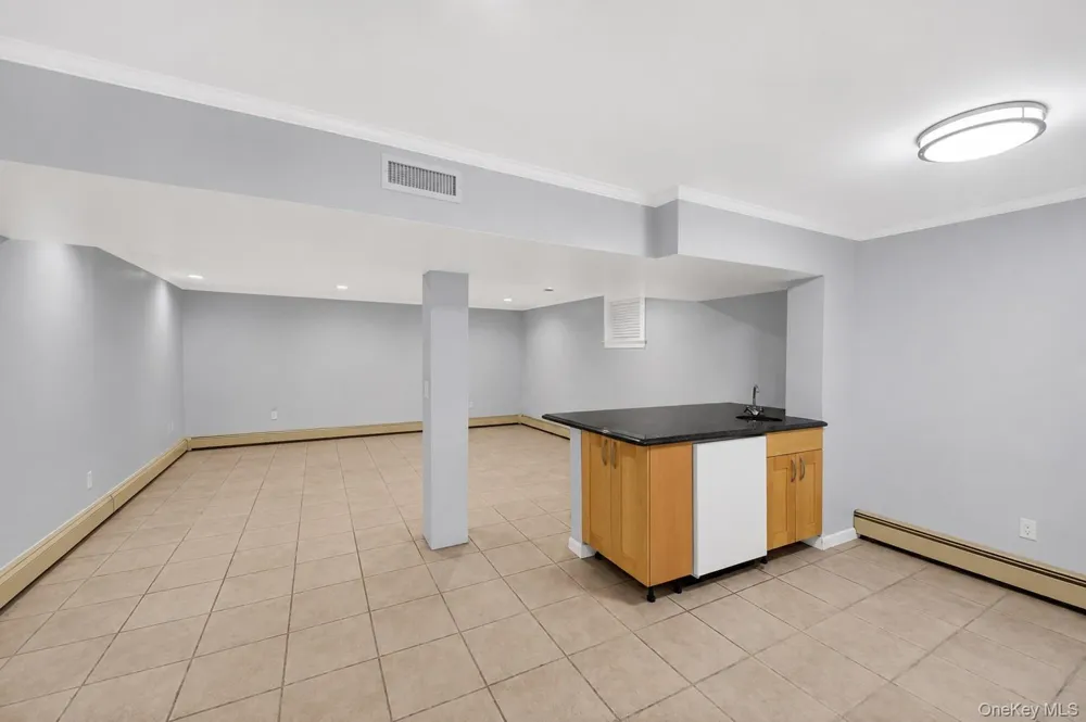236 Westlake Drive Valhalla, NY 10595