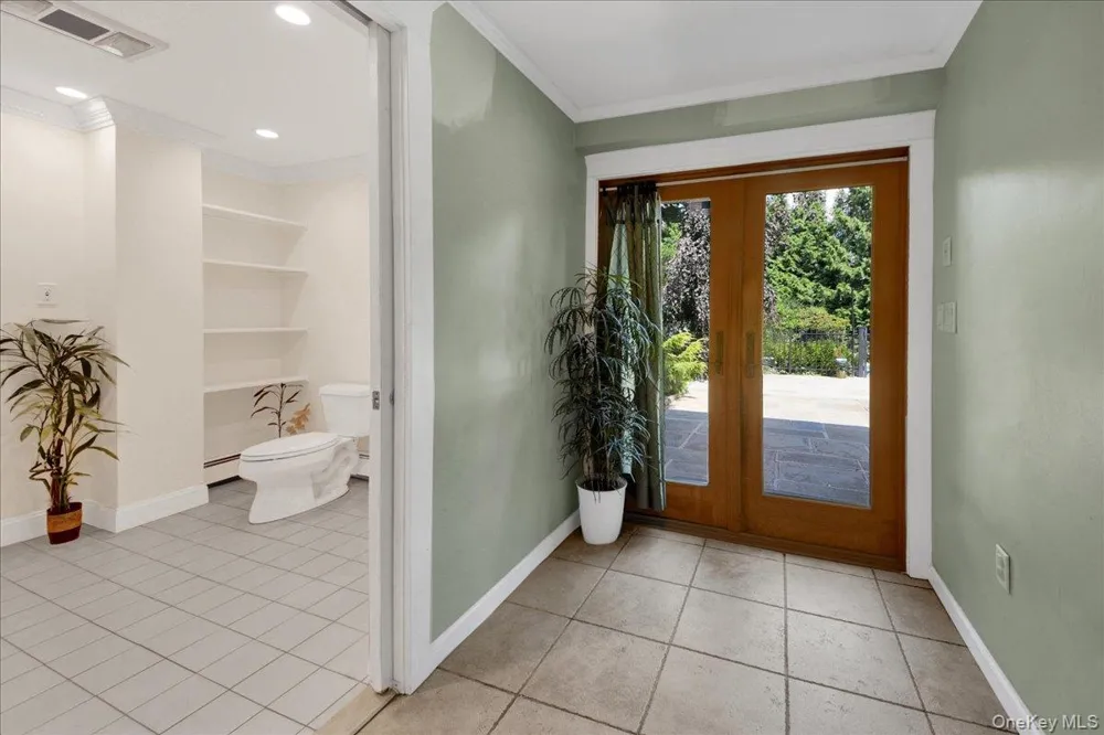 236 Westlake Drive Valhalla, NY 10595