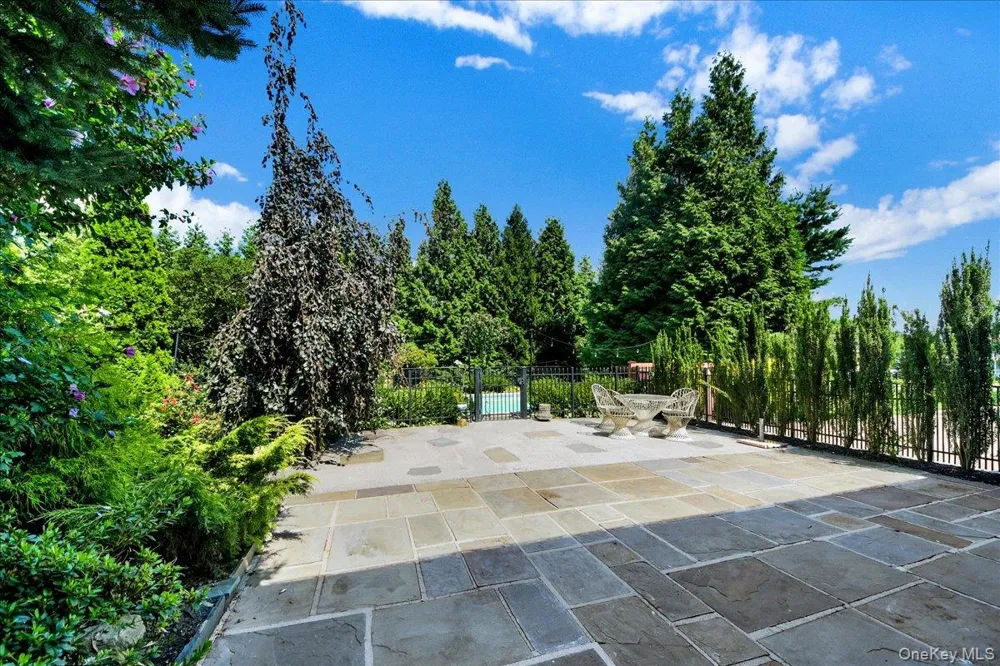 236 Westlake Drive Valhalla, NY 10595