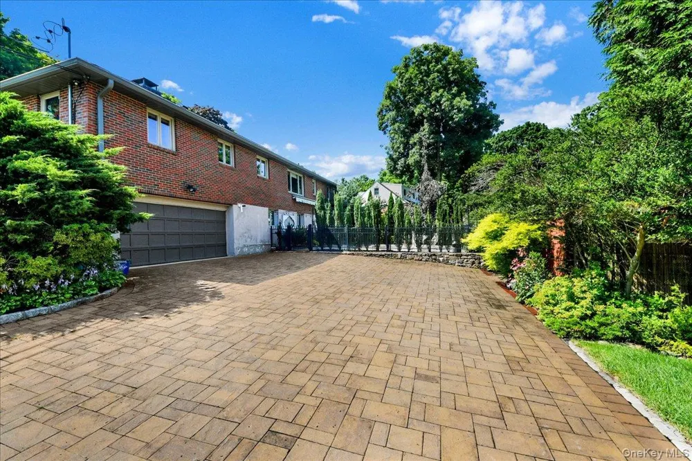 236 Westlake Drive Valhalla, NY 10595