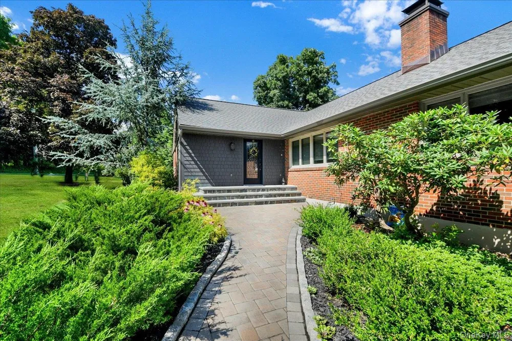 236 Westlake Drive Valhalla, NY 10595