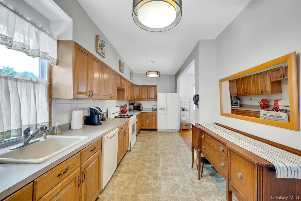 1650 Research Avenue Bronx, NY 10465