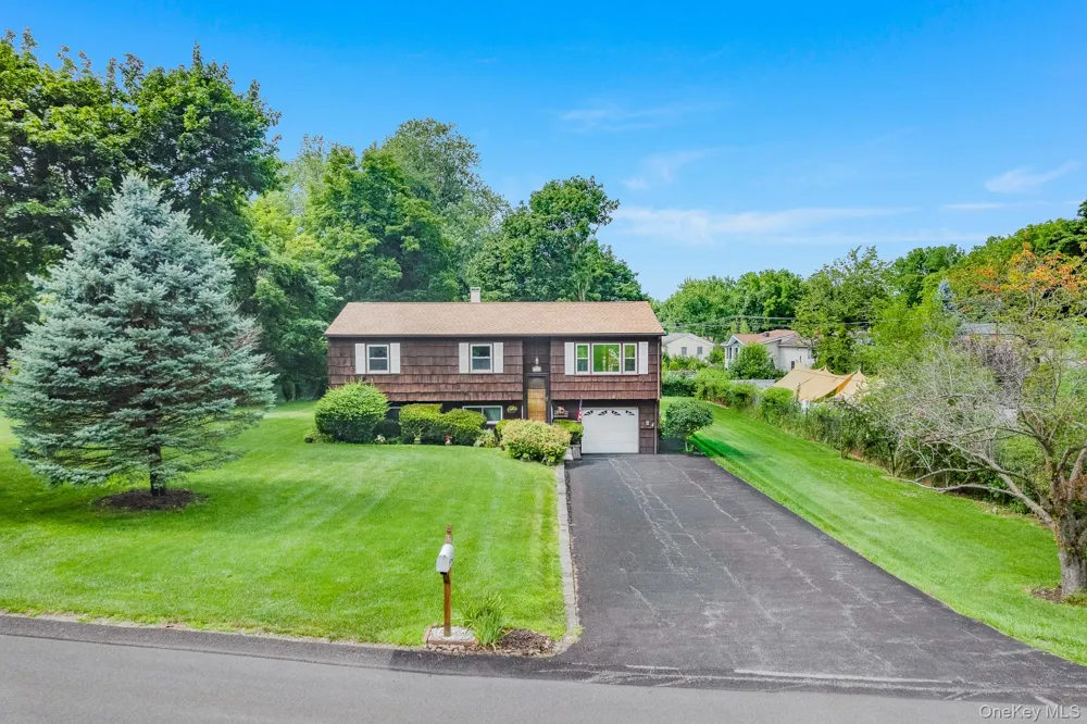 26 Bowdoin Lane Wappingers Falls, NY 12590