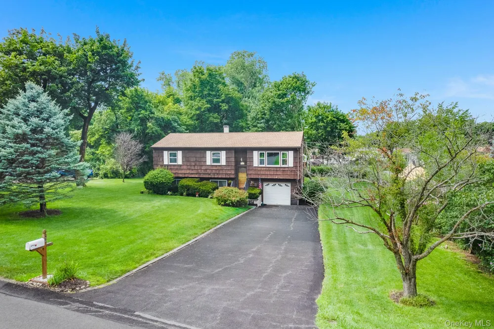 26 Bowdoin Lane Wappingers Falls, NY 12590
