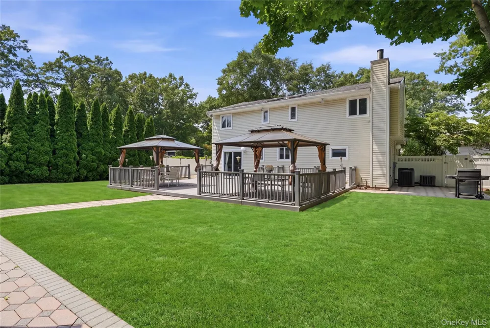 9 Mount Sinai Avenue S Port Jefferson Station, NY 11776