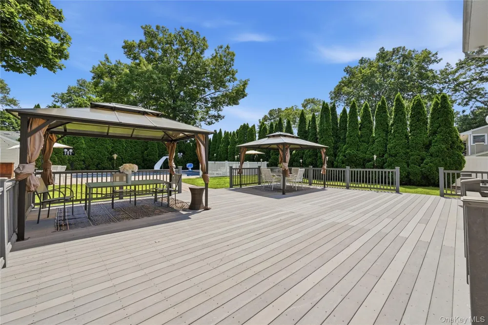 9 Mount Sinai Avenue S Port Jefferson Station, NY 11776