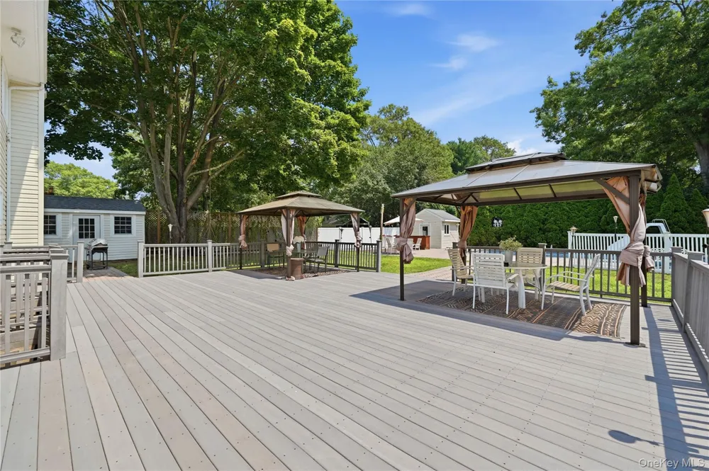 9 Mount Sinai Avenue S Port Jefferson Station, NY 11776