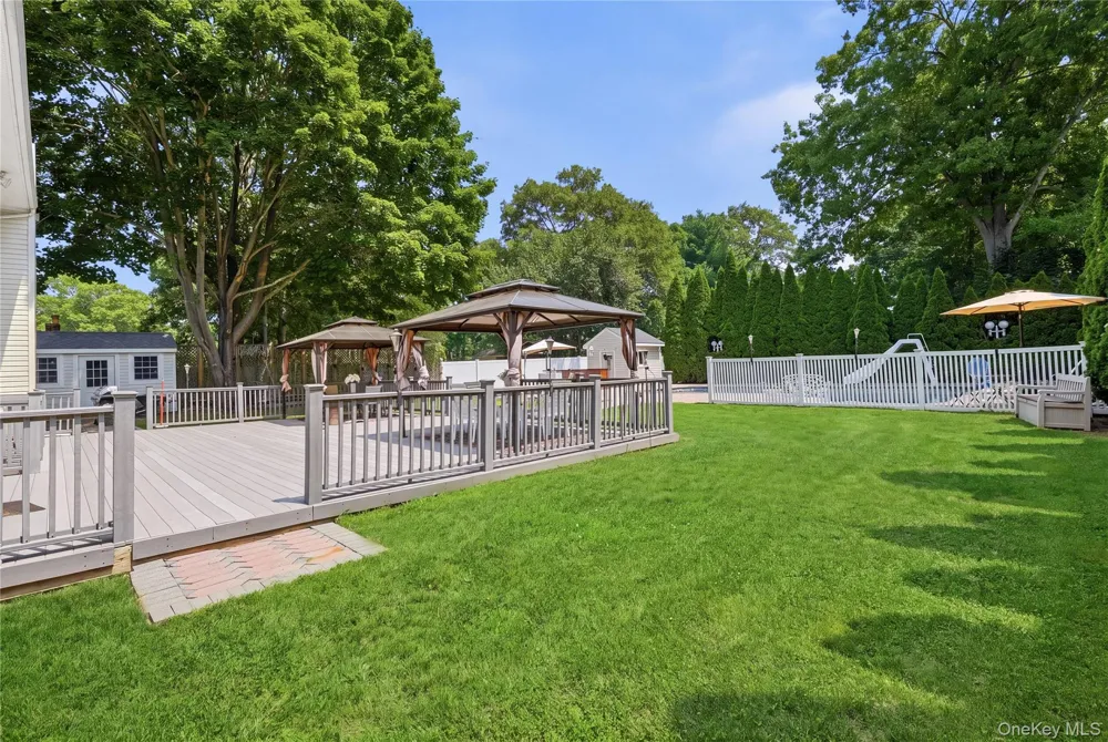 9 Mount Sinai Avenue S Port Jefferson Station, NY 11776