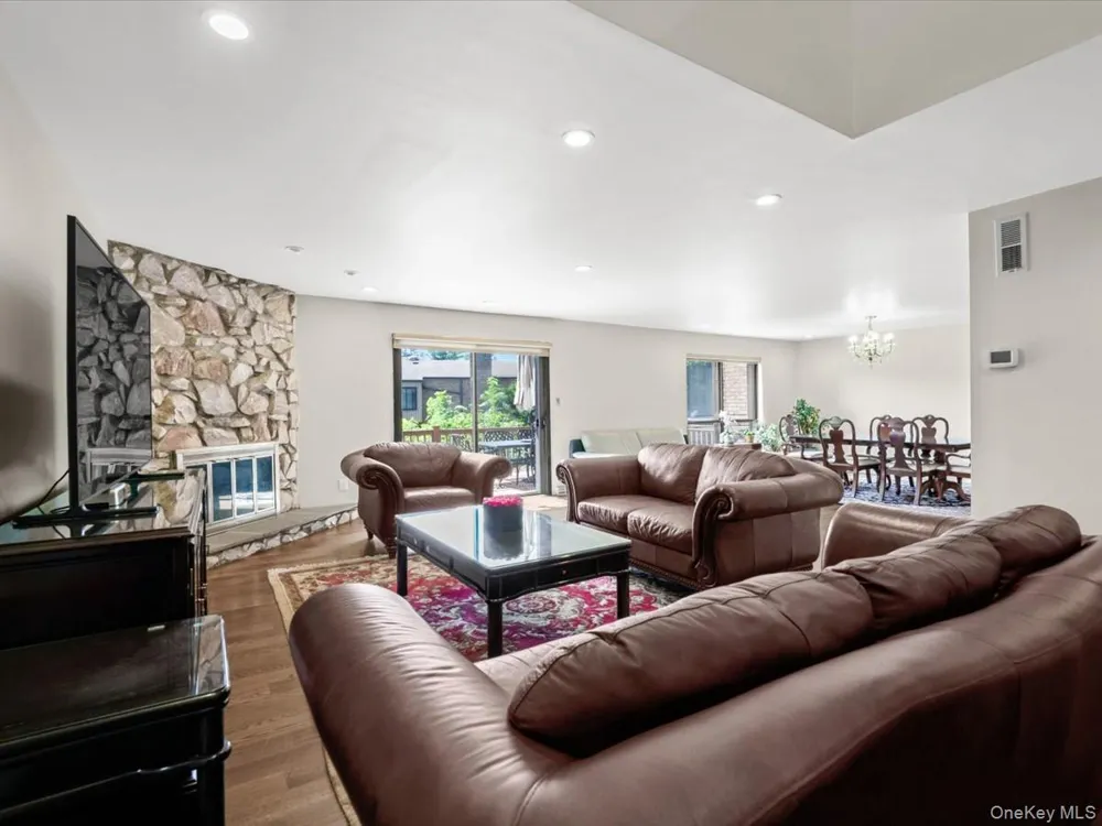 34 Windsor Gate Drive New Hyde Park, NY 11040