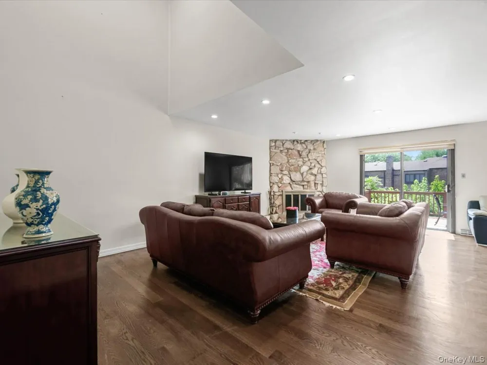 34 Windsor Gate Drive New Hyde Park, NY 11040