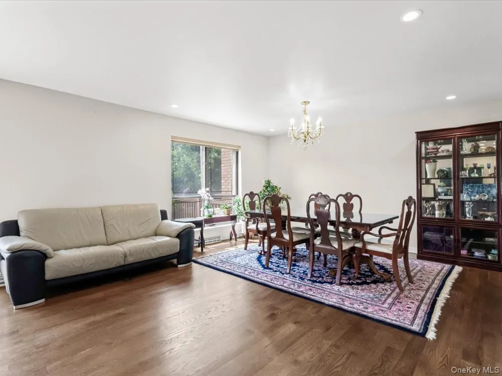 34 Windsor Gate Drive New Hyde Park, NY 11040