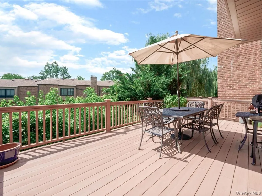 34 Windsor Gate Drive New Hyde Park, NY 11040