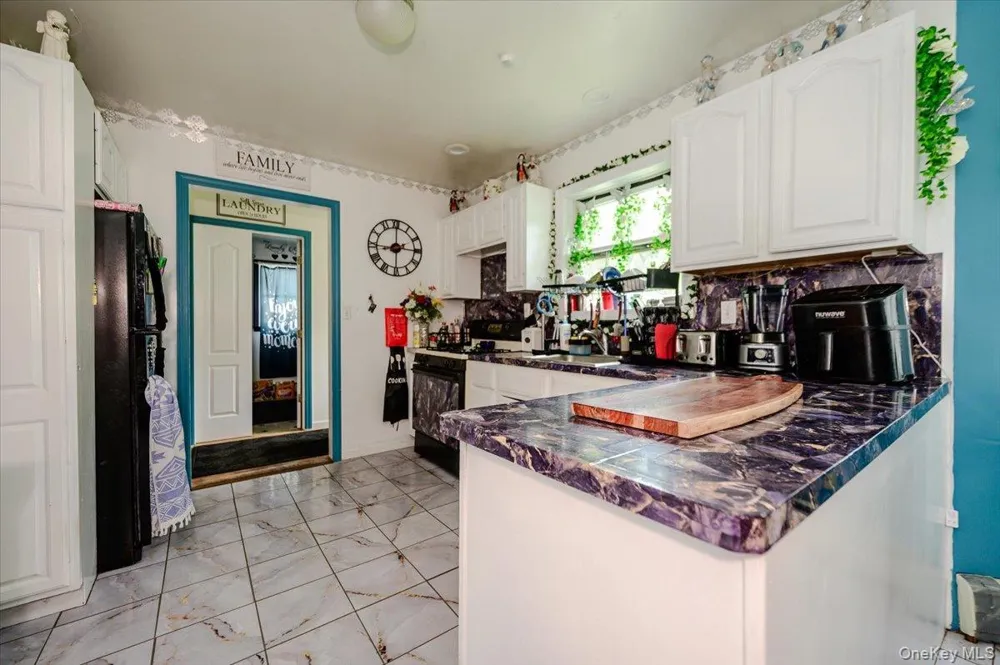 13 Meadow Lane Bayville, NY 11709