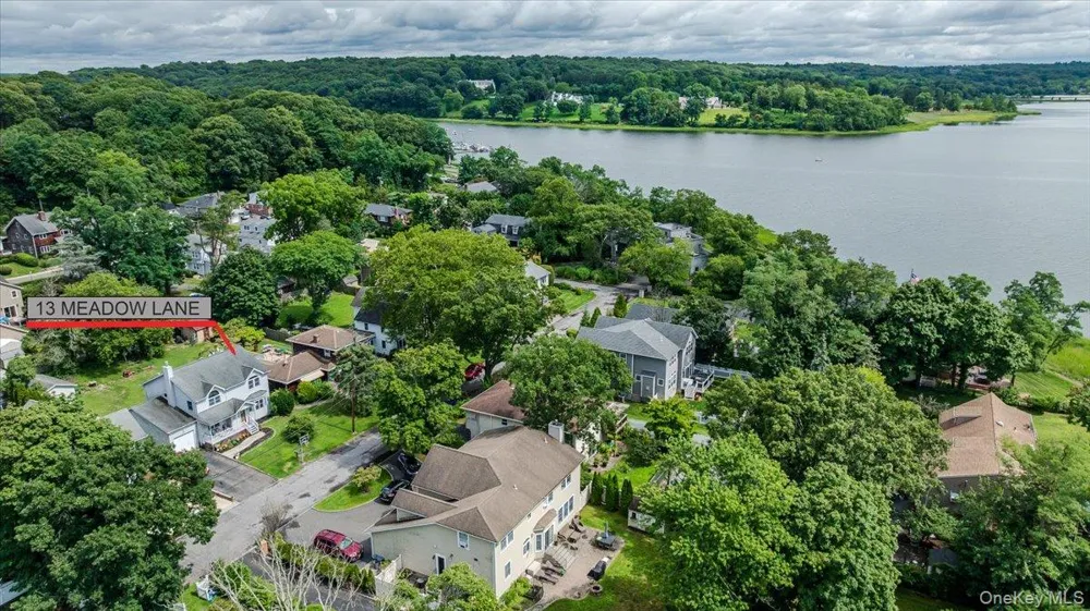 13 Meadow Lane Bayville, NY 11709